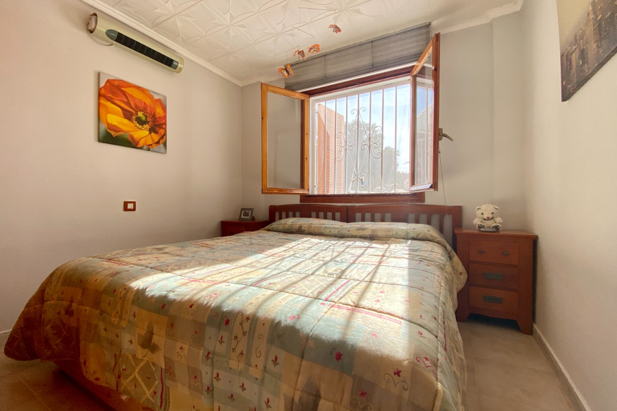 Resale - Lägenhet / Bungalow  - Torrevieja  - Cabo Cervera