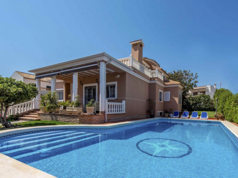 Villa - Вторичный рынок - Torrevieja  - E001011
