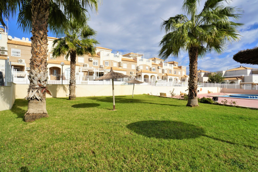 Resale - Townhouse / Duplex - Torrevieja  - Aguas Nuevas