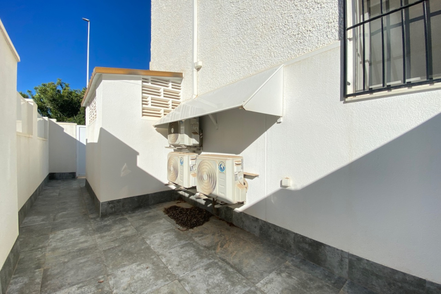 Resale - Townhouse / Duplex - Torrevieja  - La Mata