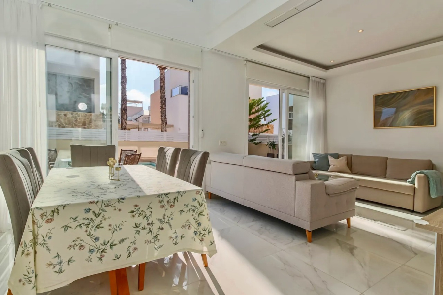 Resale - Villa / Semi detached - Torrevieja  - Torre del Moro