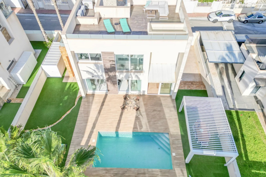Resale - Villa / Semi detached - Torrevieja  - Torre del Moro