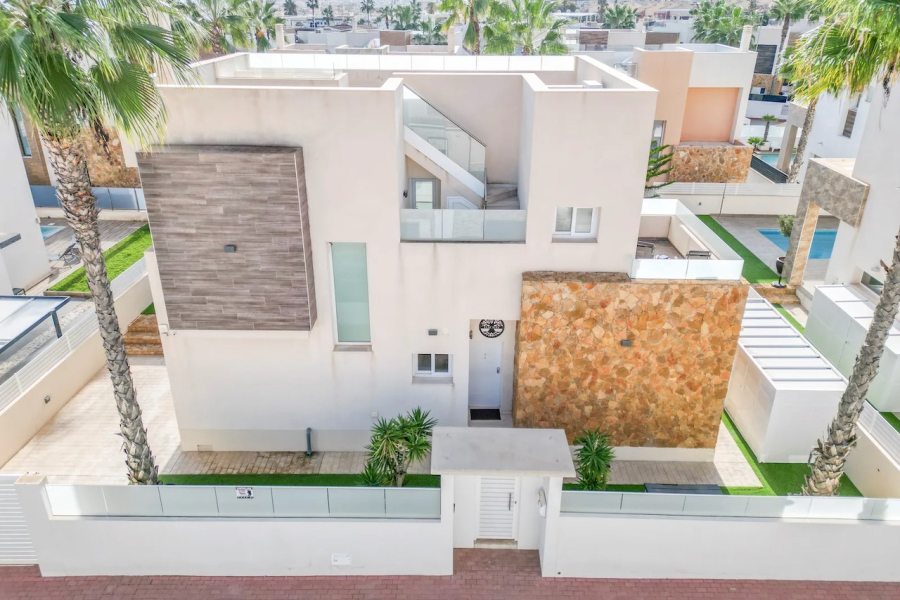 Resale - Villa / Semi detached - Torrevieja  - Torre del Moro