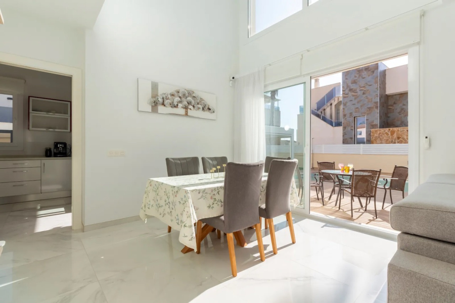 Resale - Villa / Semi detached - Torrevieja  - Torre del Moro