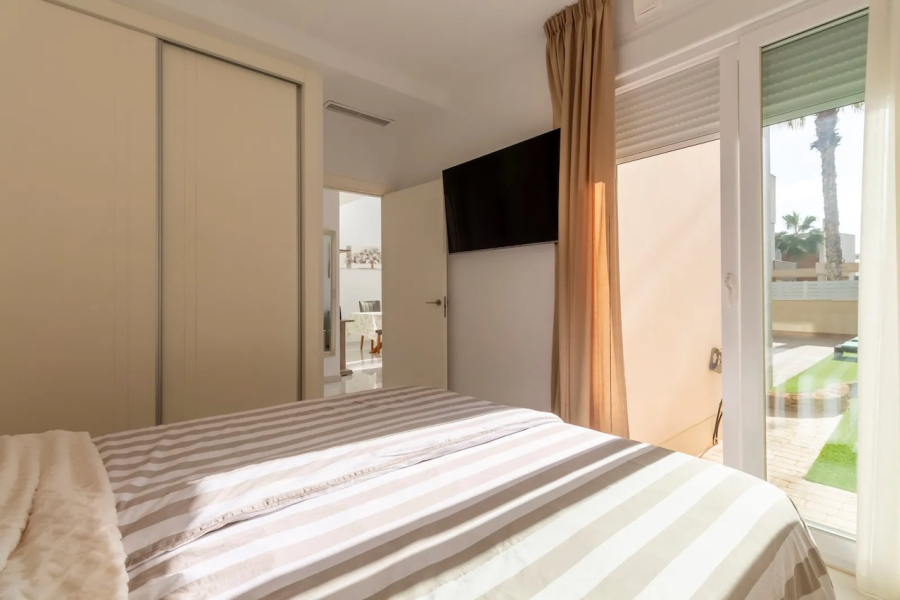 Resale - Villa / Semi detached - Torrevieja  - Torre del Moro