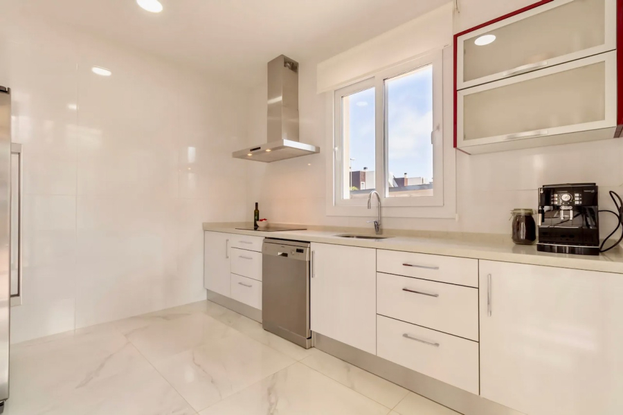 Resale - Villa / Semi detached - Torrevieja  - Torre del Moro