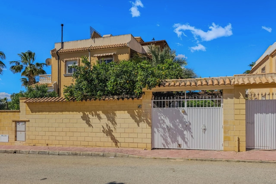 Resale - Townhouse / Duplex - Ciudad Quesada