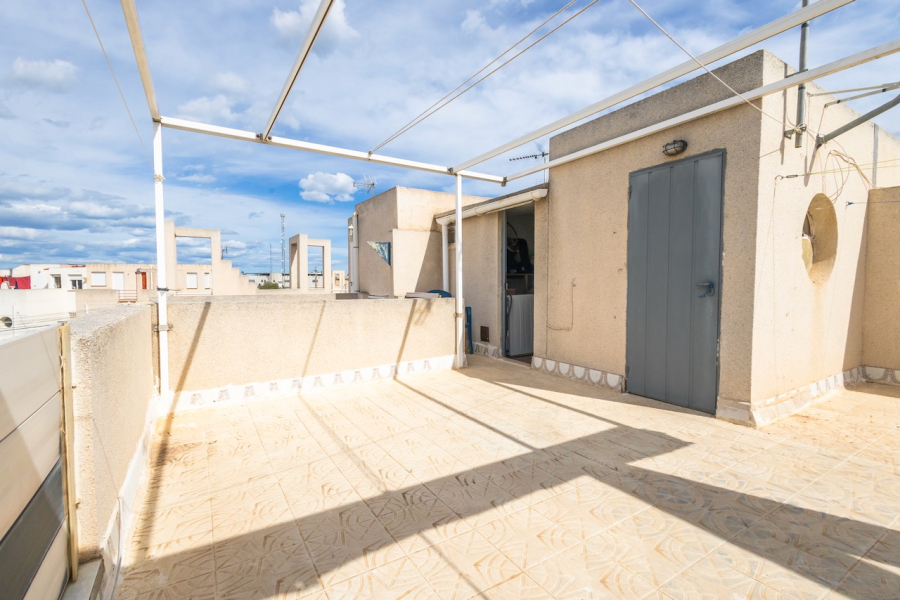 Resale - Villa / Semi detached - Torrevieja  - La Torreta