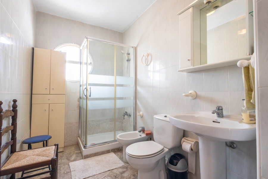 Resale - Villa / Semi detached - Torrevieja  - La Torreta