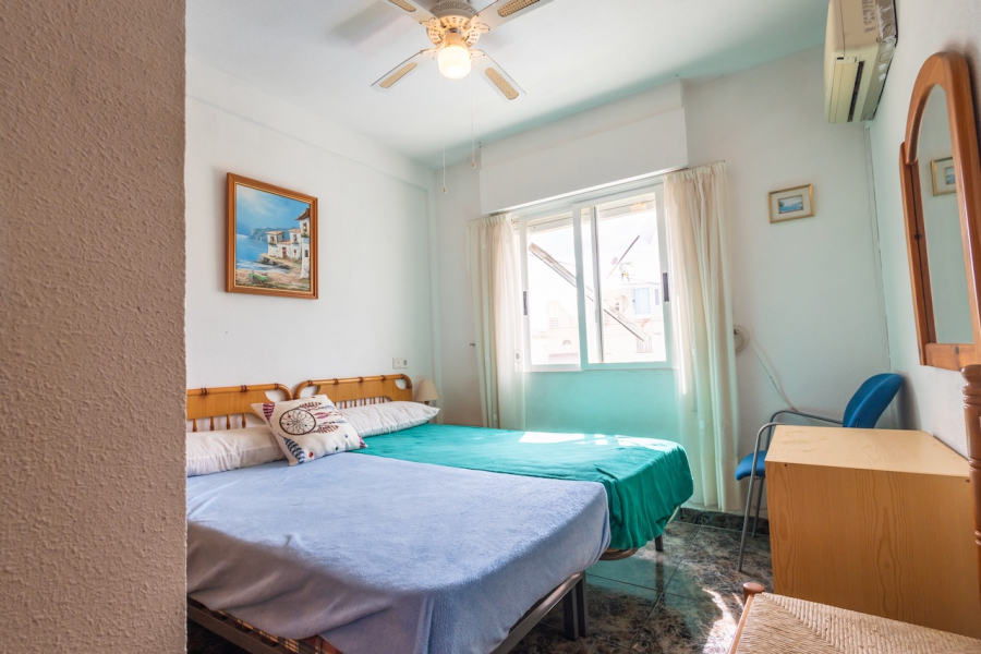 Resale - Villa / Semi detached - Torrevieja  - La Torreta