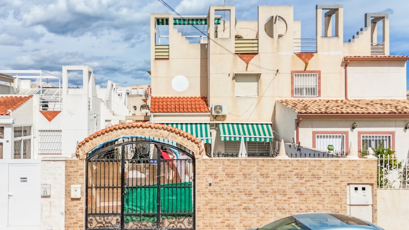 Villa / Semi-adosado - Resale - Torrevieja  - La Torreta