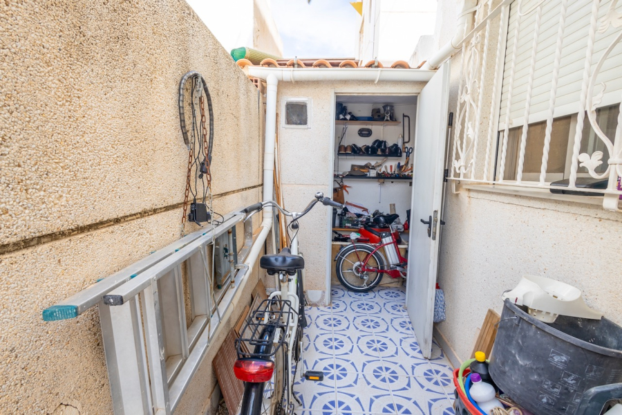 Resale - Villa / Semi detached - Torrevieja  - La Torreta