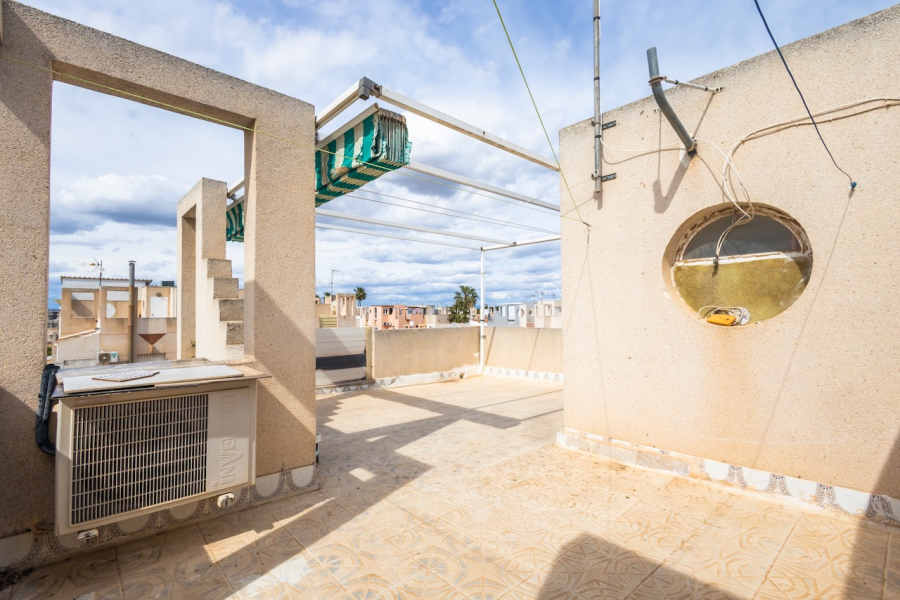 Resale - Villa / Semi detached - Torrevieja  - La Torreta