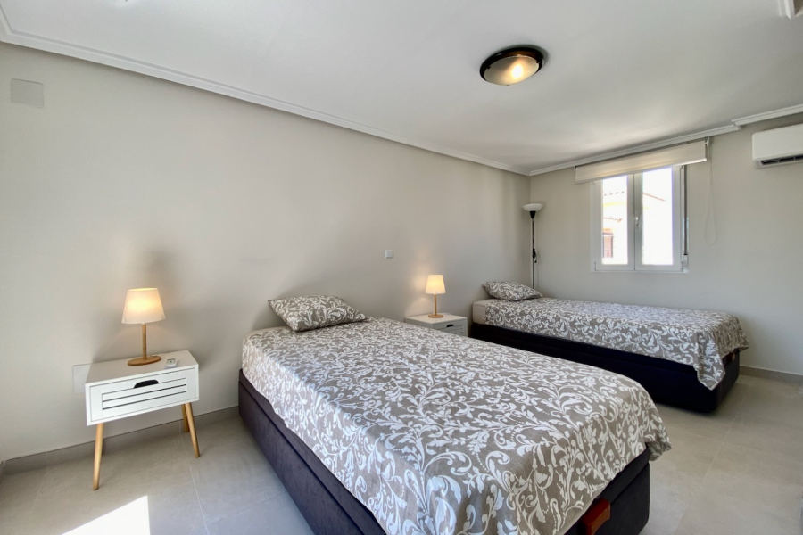 Resale - Townhouse / Duplex - Orihuela Costa - Playa Flamenca