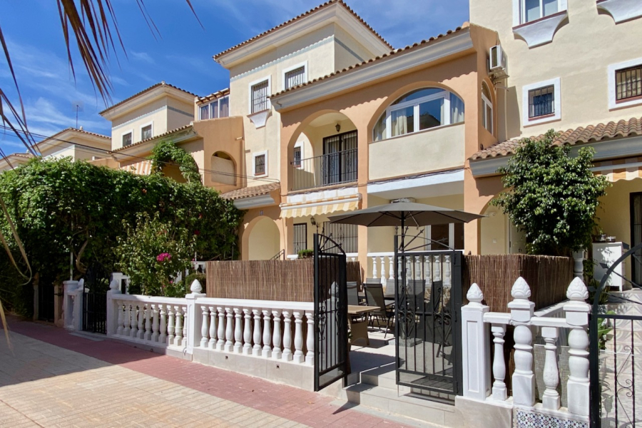 Resale - Townhouse / Duplex - Orihuela Costa - Playa Flamenca
