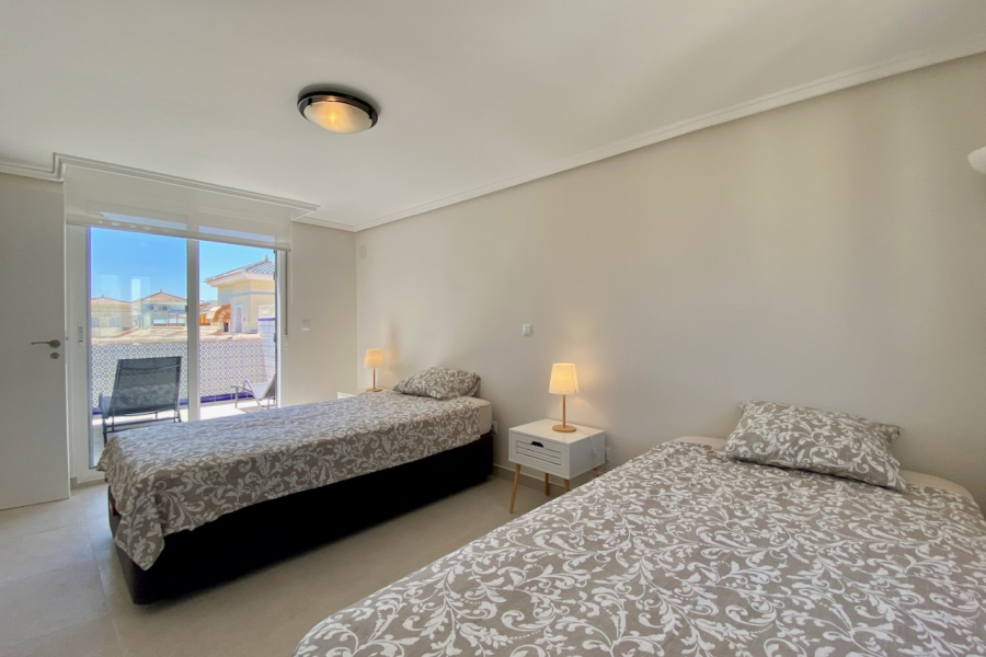 Resale - Townhouse / Duplex - Orihuela Costa - Playa Flamenca
