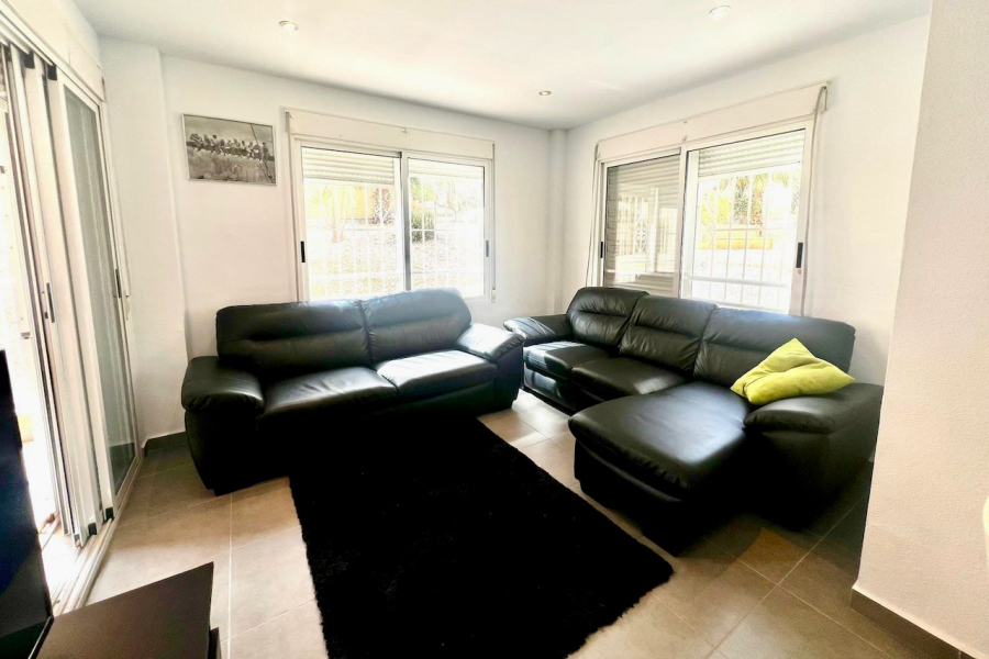 Resale - Apartment/Bungalow - Torrevieja  - La Mata