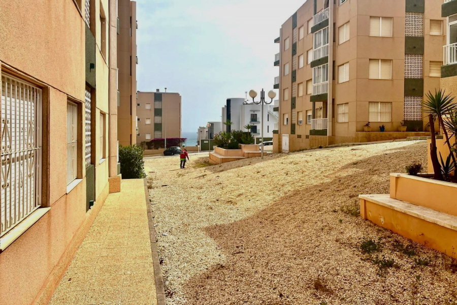 Resale - Apartment/Bungalow - Torrevieja  - La Mata