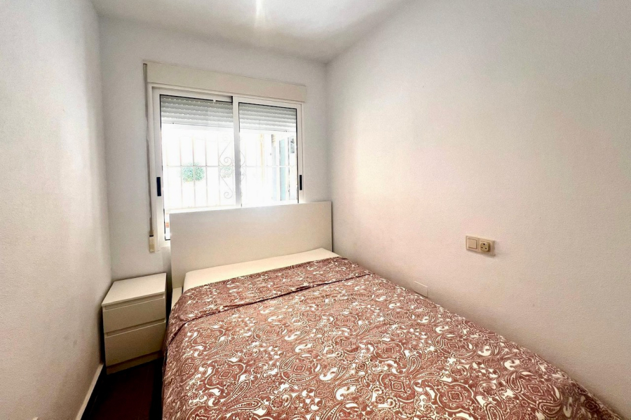Resale - Apartment/Bungalow - Torrevieja  - La Mata