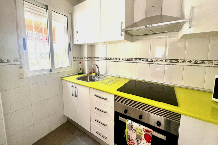 Resale - Apartment/Bungalow - Torrevieja  - La Mata