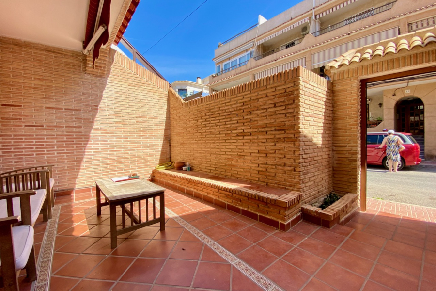 Resale - Apartamento/Bungalow - Torrevieja  - Los Locos