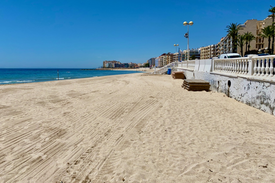 Resale - Apartamento/Bungalow - Torrevieja  - Los Locos