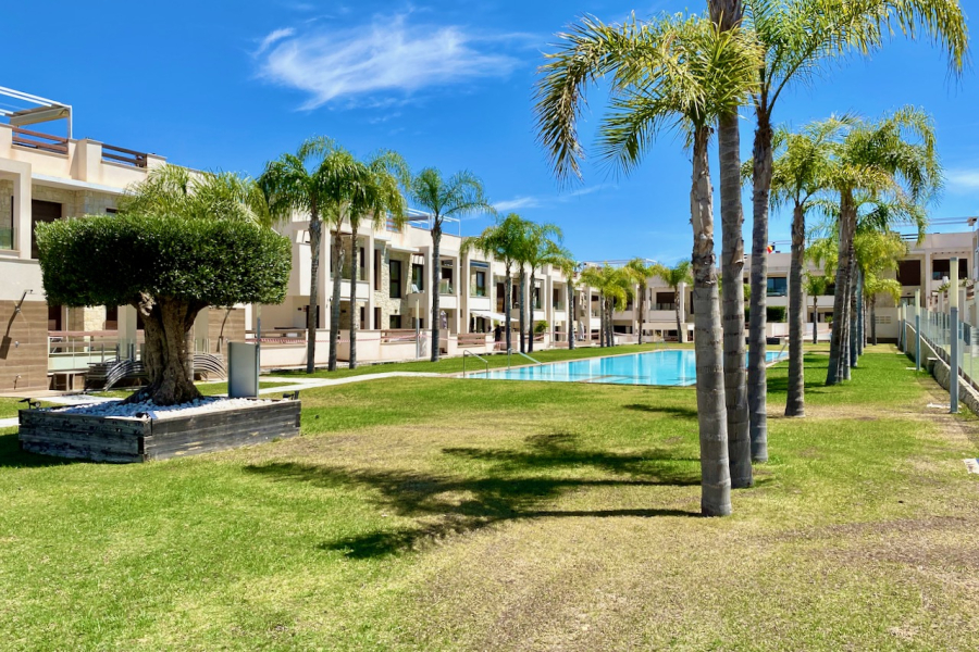 Resale - Apartment/Bungalow - Torrevieja  - Los Balcones