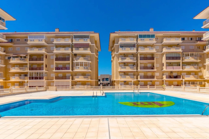 Lägenhet / Bungalow  - Resale - Torrevieja  - La Mata