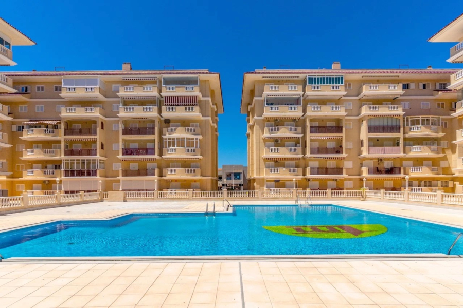 Resale - Apartment/Bungalow - Torrevieja  - La Mata