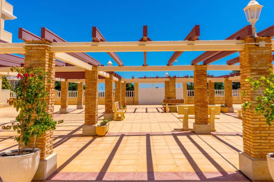 Resale - Apartment/Bungalow - Torrevieja  - La Mata