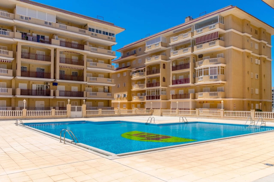 Resale - Apartment/Bungalow - Torrevieja  - La Mata