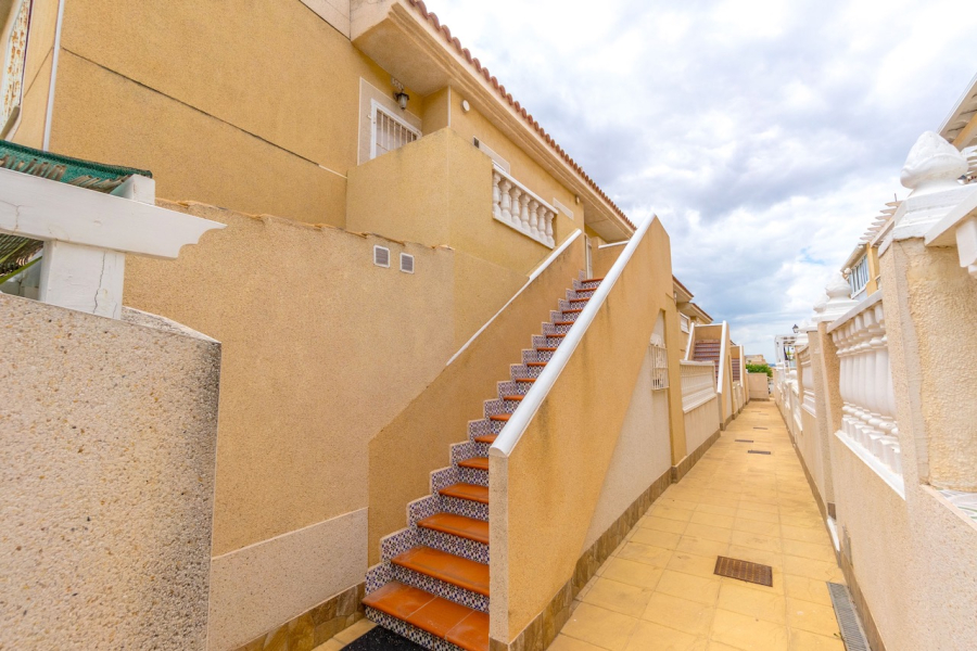 Resale - Lägenhet / Bungalow  - Torrevieja  - Aguas Nuevas