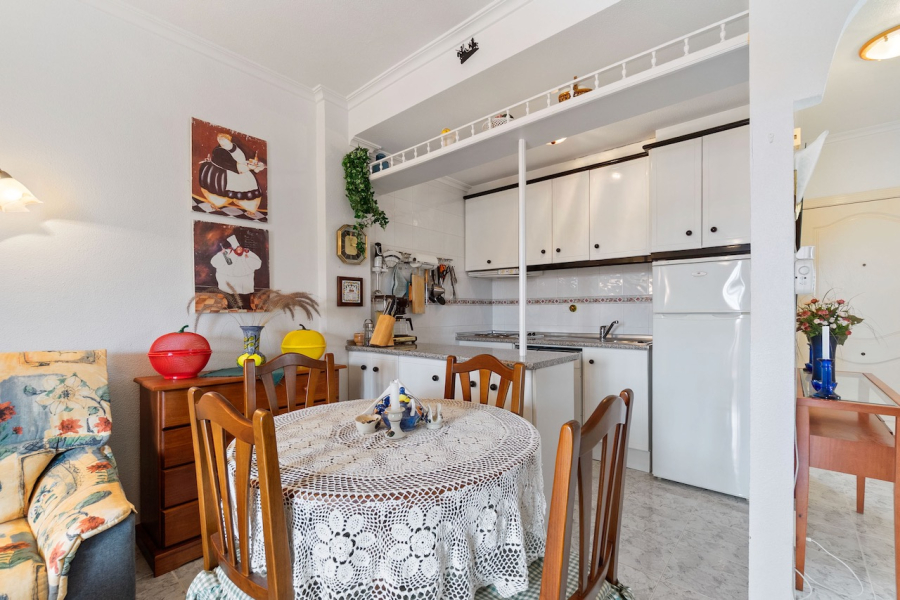 Resale - Lägenhet / Bungalow  - Torrevieja  - Aguas Nuevas