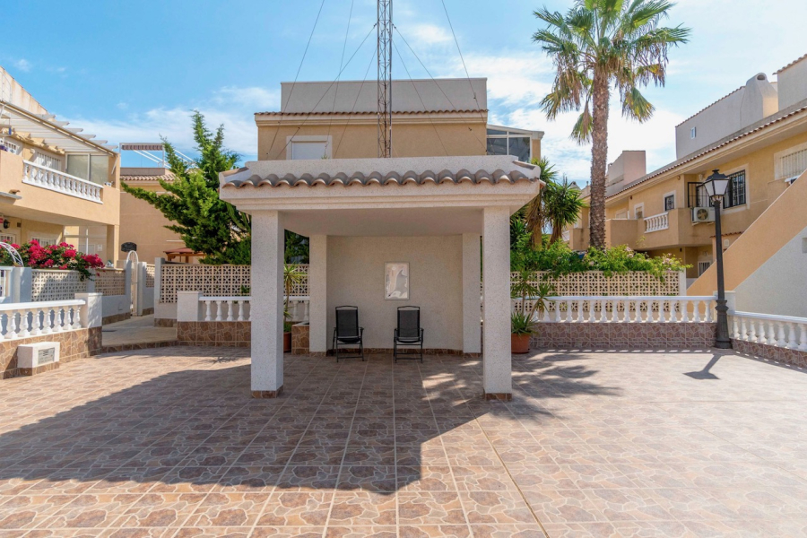 Resale - Lägenhet / Bungalow  - Torrevieja  - Aguas Nuevas