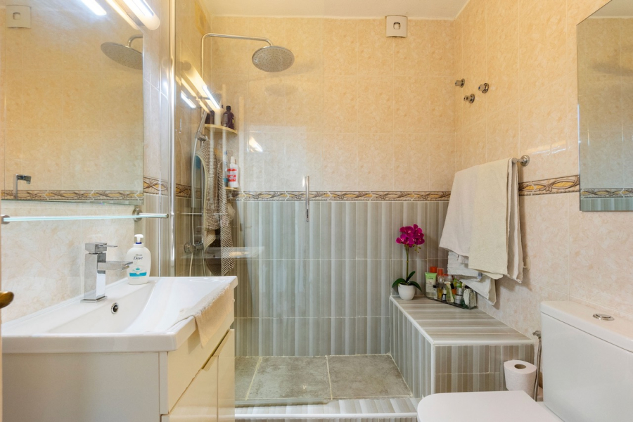 Resale - Duplex / Adosado - Torrevieja  - Aguas Nuevas