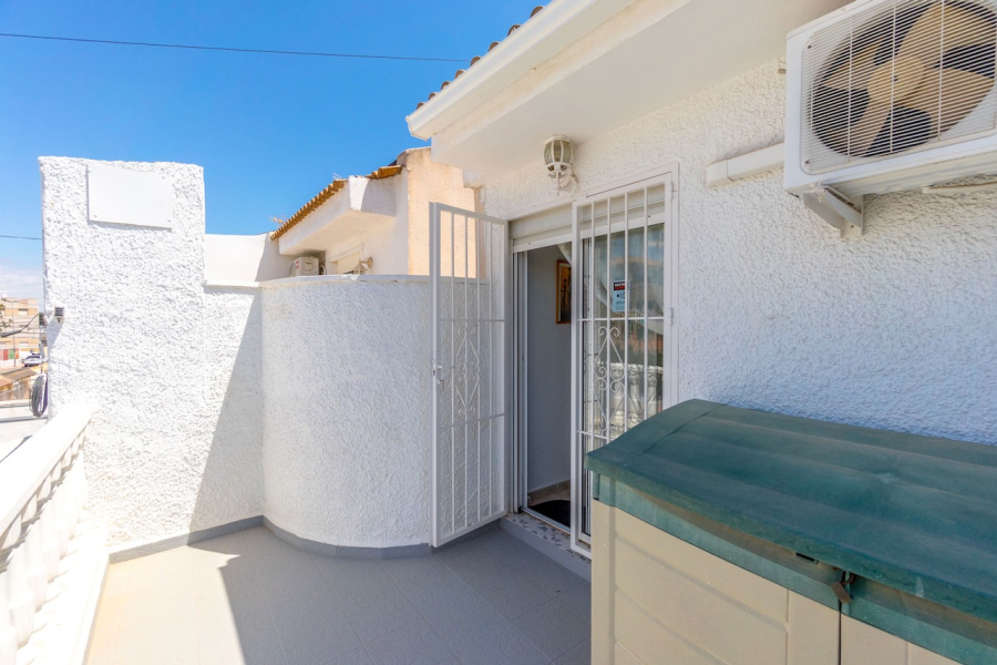 Resale - Duplex / Adosado - Torrevieja  - Aguas Nuevas