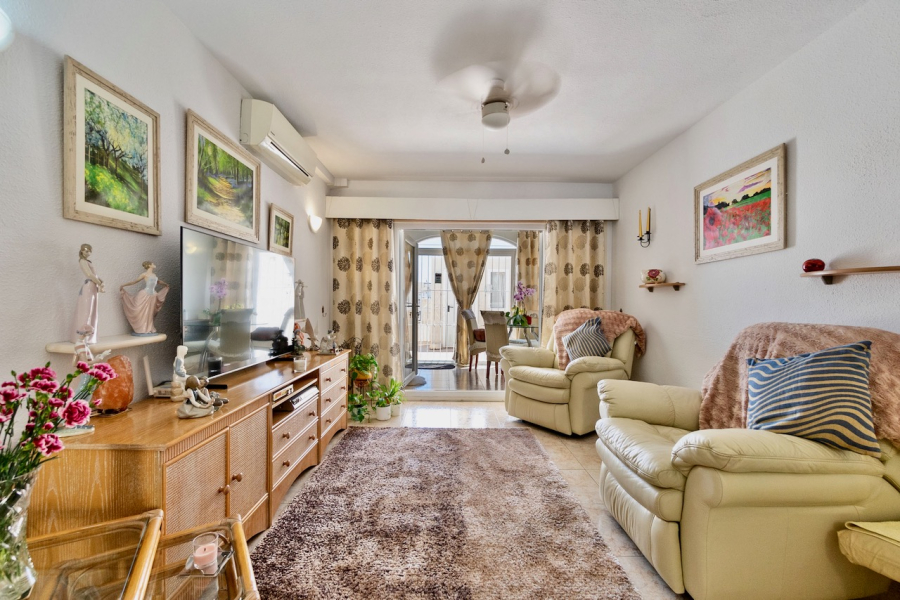 Resale - Duplex / Adosado - Torrevieja  - Aguas Nuevas