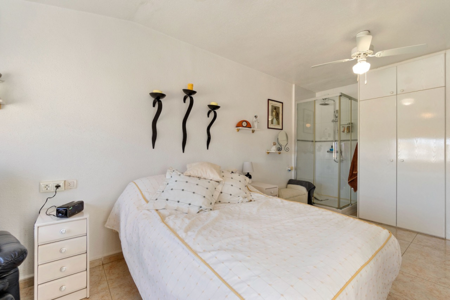 Resale - Duplex / Adosado - Torrevieja  - Aguas Nuevas
