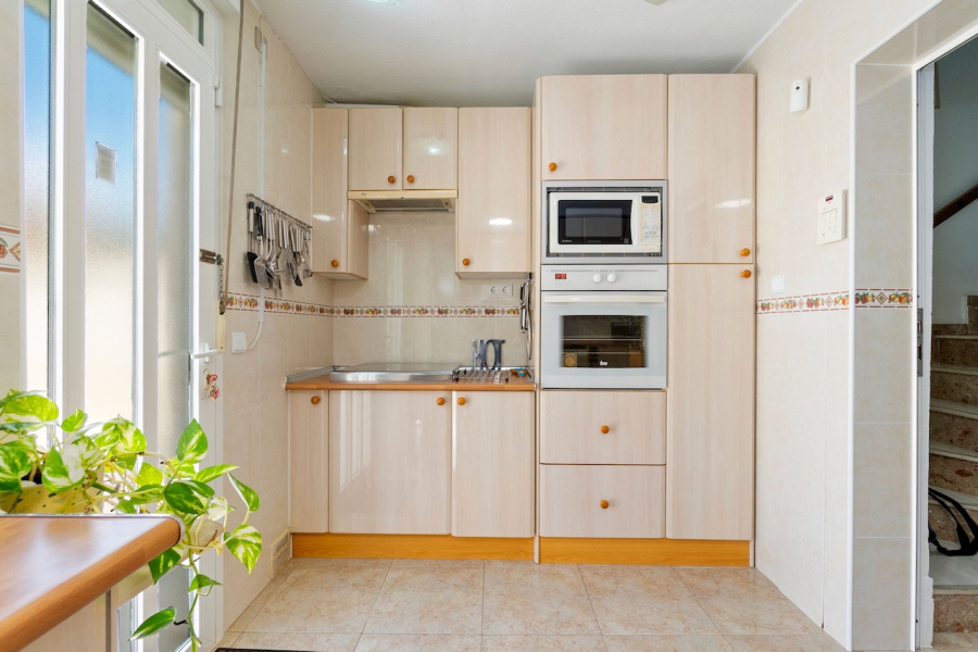 Resale - Duplex / Adosado - Torrevieja  - Aguas Nuevas