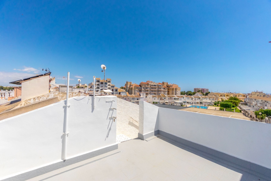 Resale - Duplex / Adosado - Torrevieja  - Aguas Nuevas
