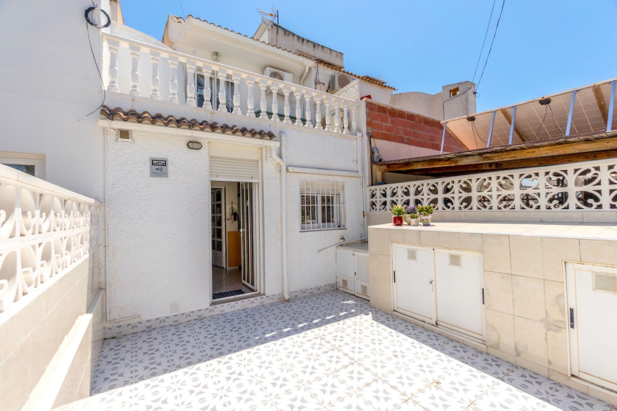 Resale - Duplex / Adosado - Torrevieja  - Aguas Nuevas