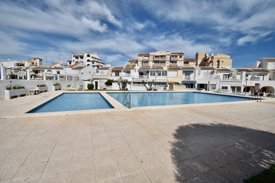 Resale - Duplex / Adosado - Torrevieja  - Aguas Nuevas