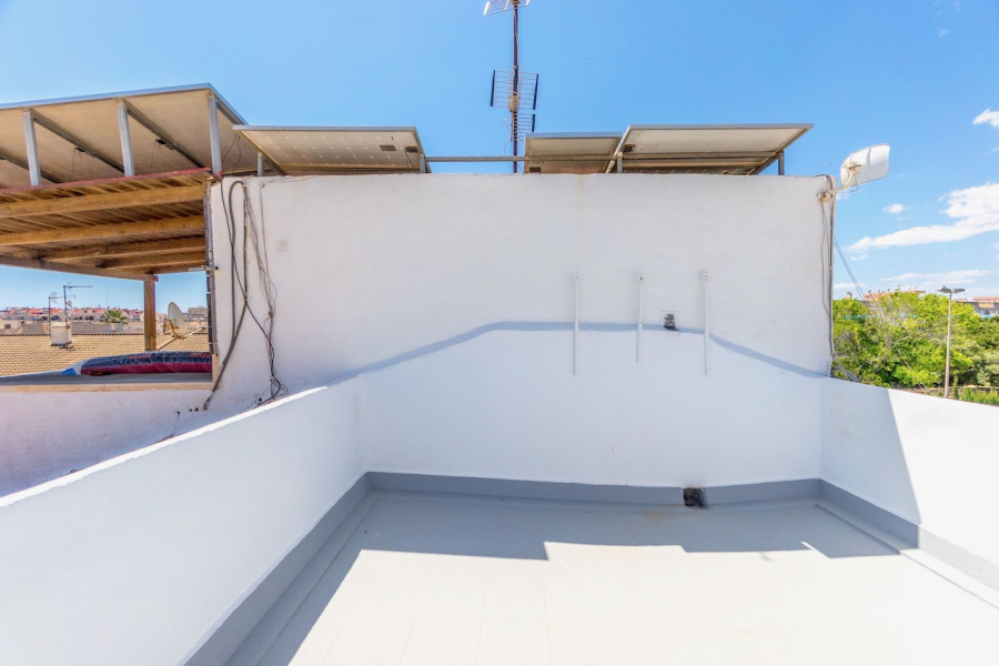 Resale - Duplex / Adosado - Torrevieja  - Aguas Nuevas