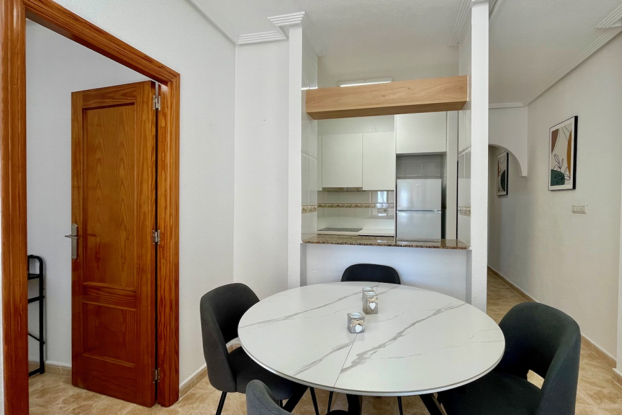 Resale - Lägenhet / Bungalow  - Torrevieja  - Parque de las Naciones
