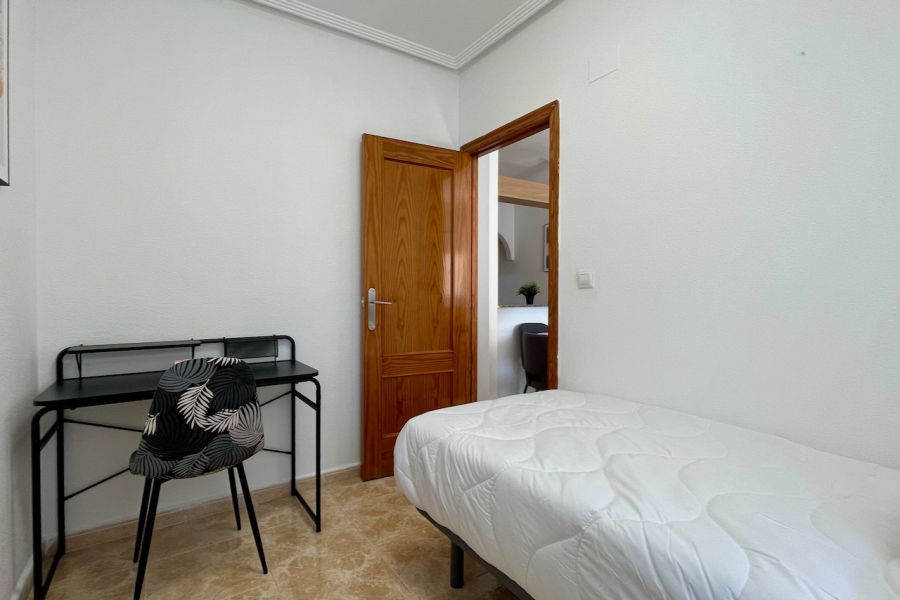 Resale - Lägenhet / Bungalow  - Torrevieja  - Parque de las Naciones
