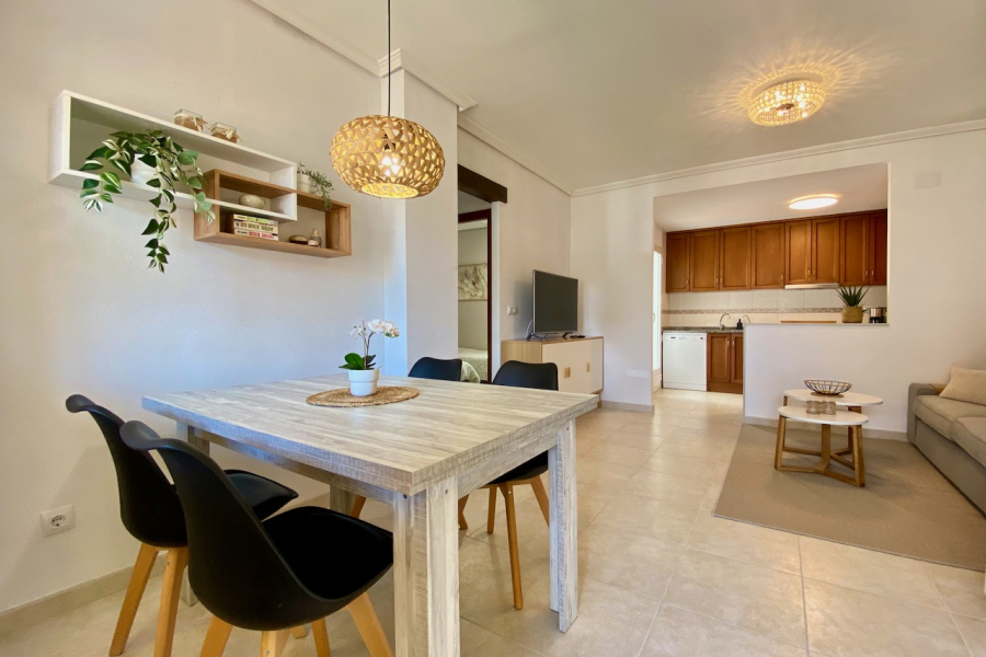 Resale - Apartment/Bungalow - Torrevieja  - Aguas Nuevas