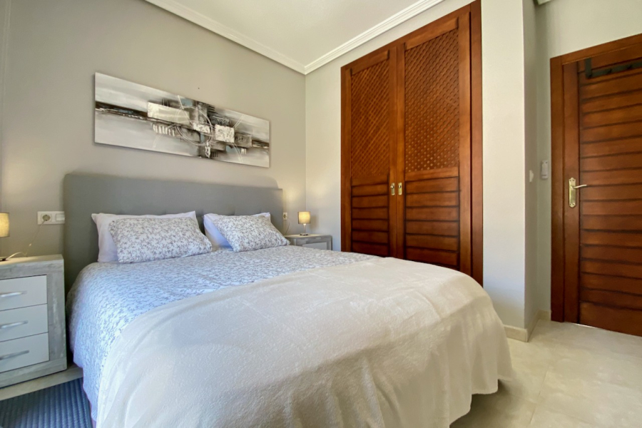 Resale - Apartment/Bungalow - Torrevieja  - Aguas Nuevas