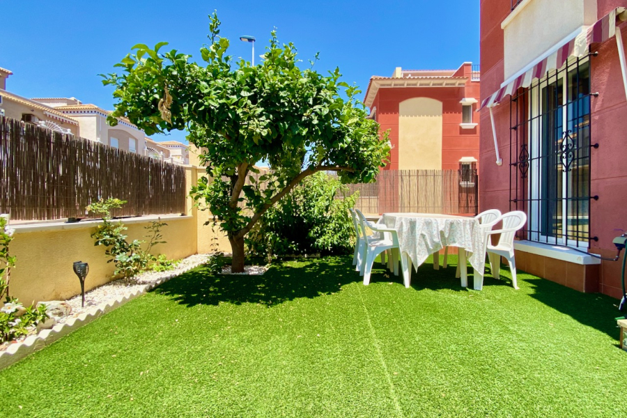 Resale - Apartment/Bungalow - Torrevieja  - Aguas Nuevas