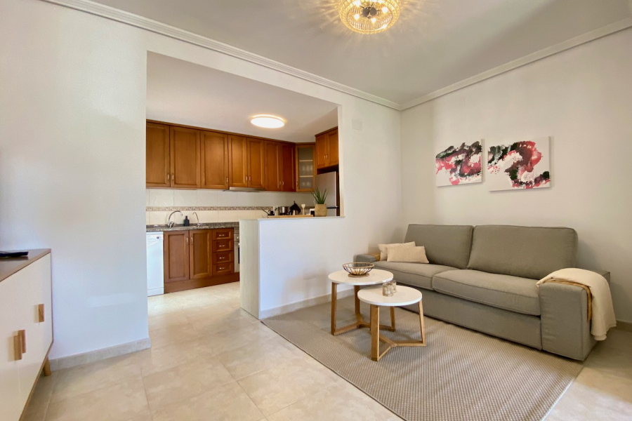 Resale - Apartment/Bungalow - Torrevieja  - Aguas Nuevas