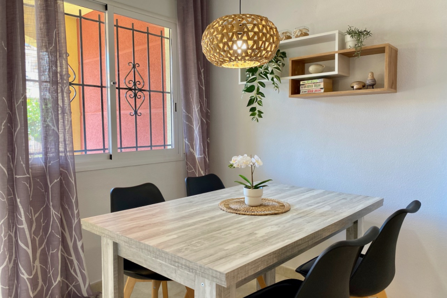 Resale - Apartment/Bungalow - Torrevieja  - Aguas Nuevas